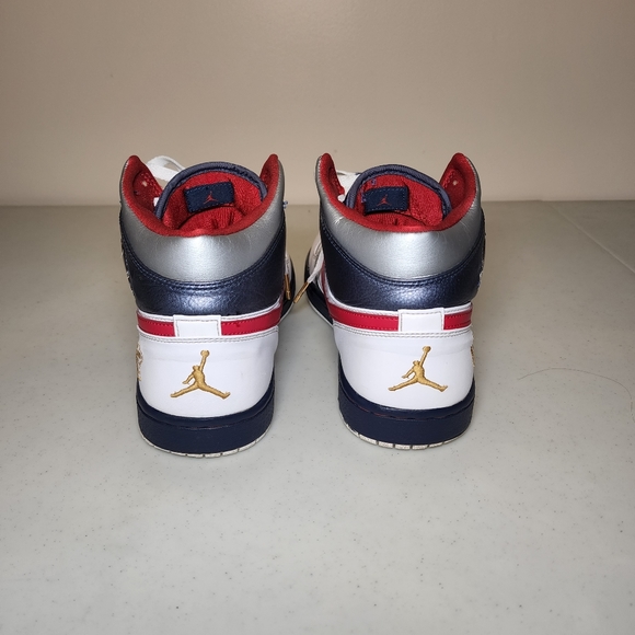 Jordan 1 Retro Olympic 2008 Authentic Collectible - Picture 6 of 9